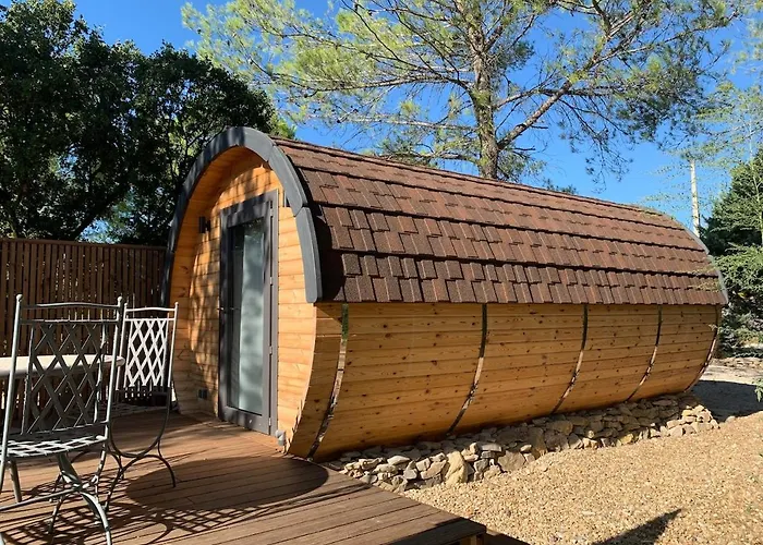 Insolite En Tonneau, Jacuzzi & Piscine Horská chata *